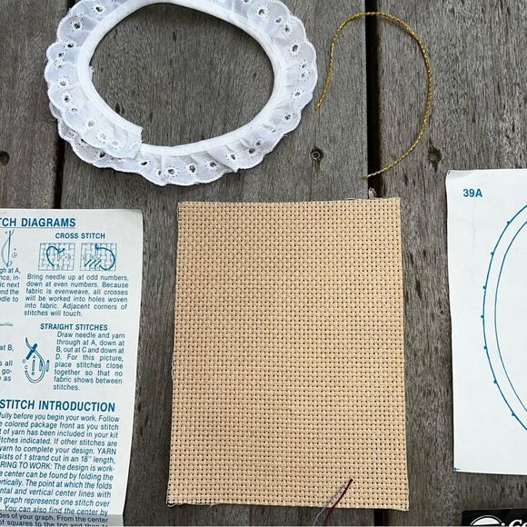 Counted Cross Stitch Christmas Ornament Kit Santa NEW - Picture 3 of 4